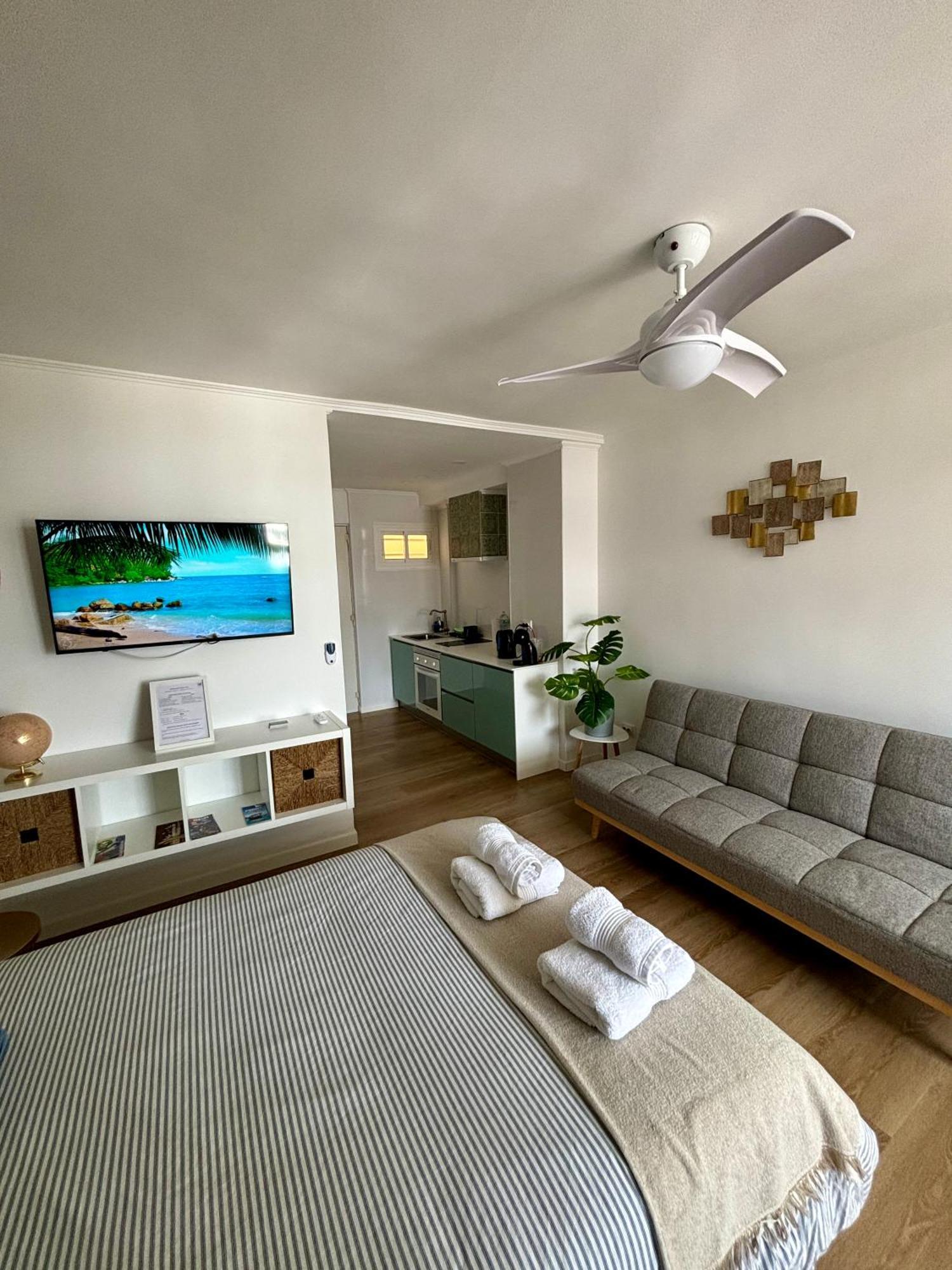 Ar Apartments - Central And Modern Apartment In Benalmádena Buitenkant foto